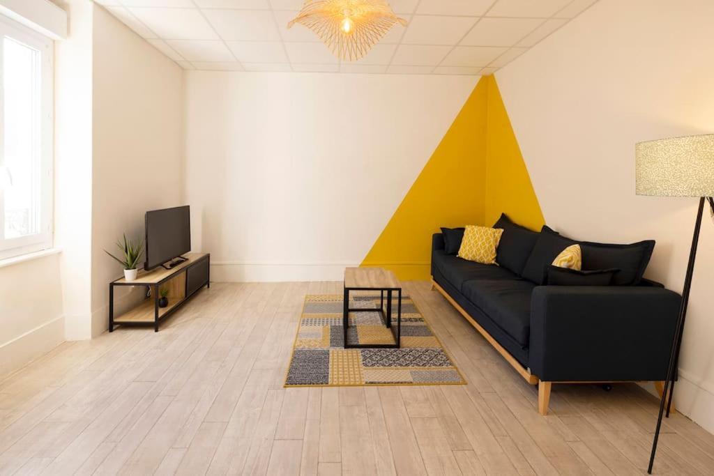 Le Cosy C - T2 Tout Equipe - Centre-Ville Gare Монлюсон Екстер'єр фото